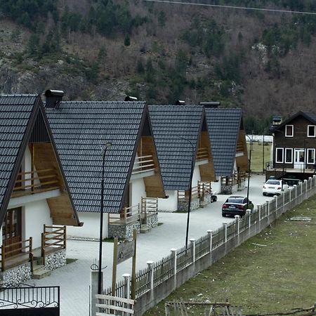 Aparthotel Bujtinat E Lugines Valbone Exterior foto