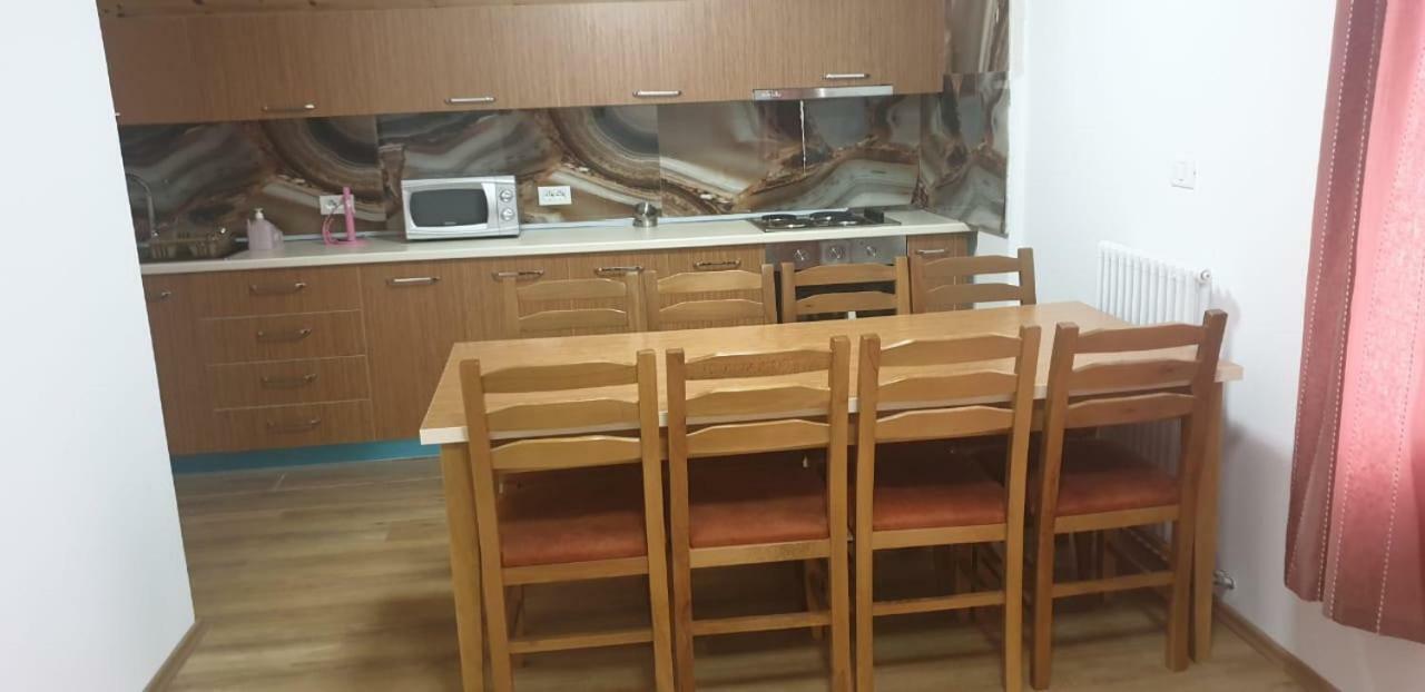 Aparthotel Bujtinat E Lugines Valbone Exterior foto
